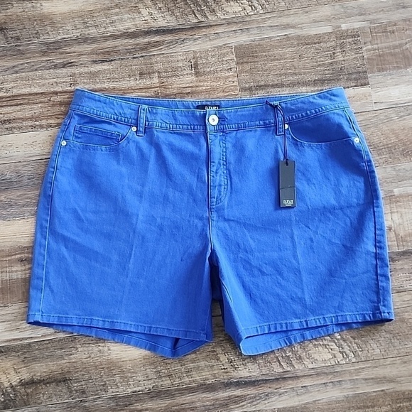a.n.a Pants - Ladies A.N.A Shorts Sz 24W